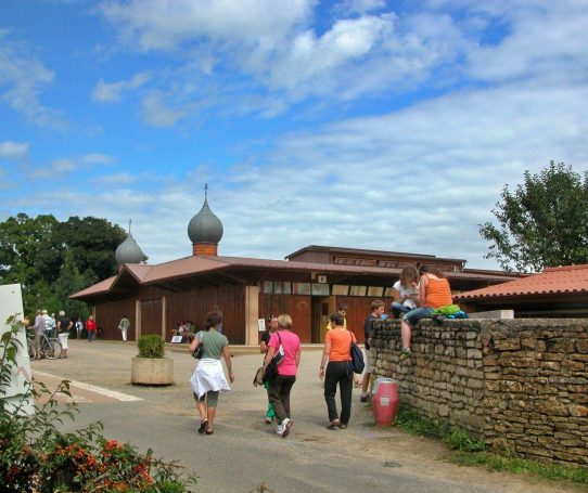 Blick auf einen Teil von "Taizé"